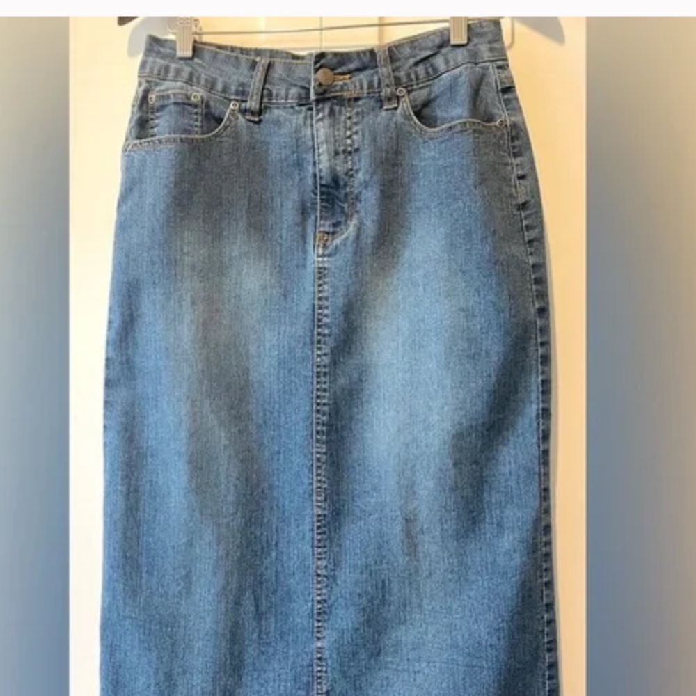 Vintage Hip Jeans Maxi Skirt in vintage size 7.